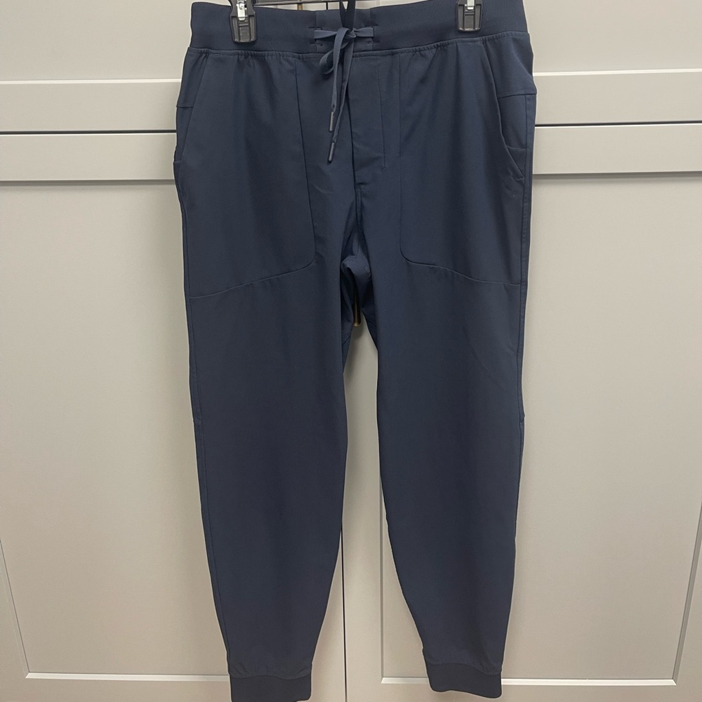 Lululemon Navy Joggers – Men’s Size Large